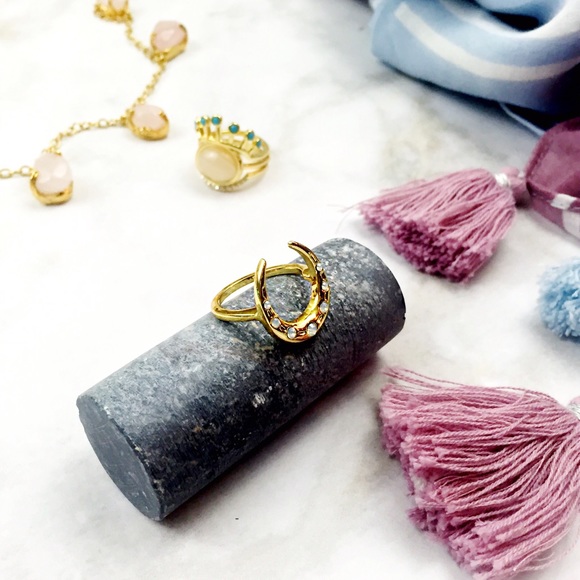The 2Bandits Jewelry - Opal Crescent Ring