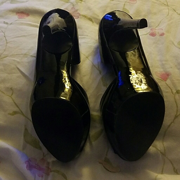 Shoes - Picture 2 of 2