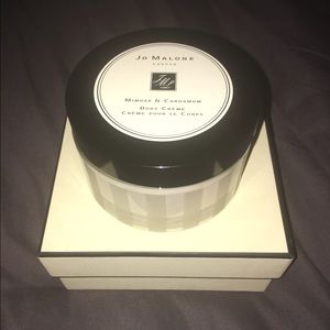 Jo Malone boby cream scent of Mimosa&Cardamom