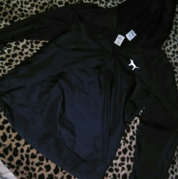 Victoria secret wind breaker - Picture 1 of 2
