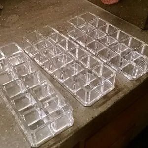 Acrylic lipstick organizers
