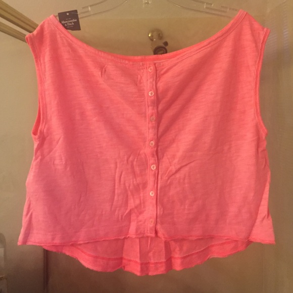 Abercrombie & Fitch pocket cropped tee