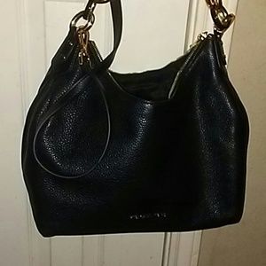 Michael kors medium isabella.
