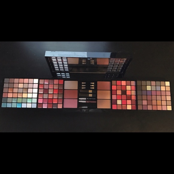 Sephora eyeshadow, lip & blush set with brushes.