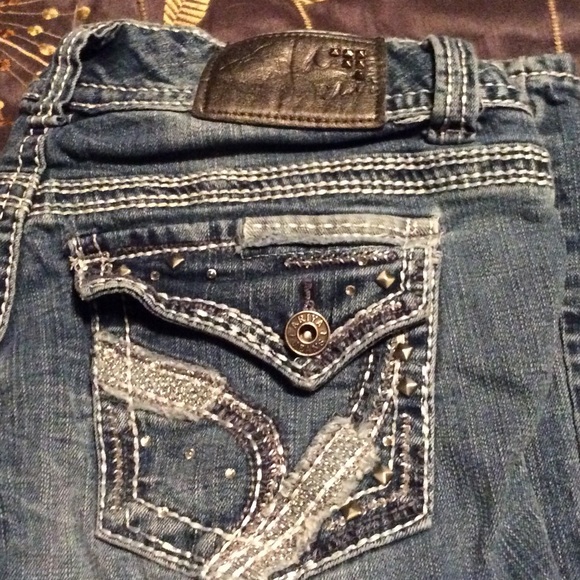 Ariya jeans