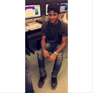 Meet your Posher, Enyi