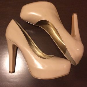 Guess Woman Shoes