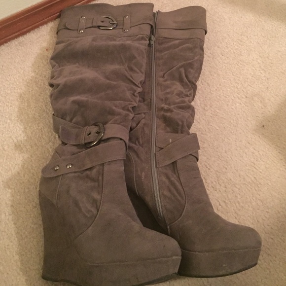 Shoes - Women's grey high knee boots with wedge size 7.5