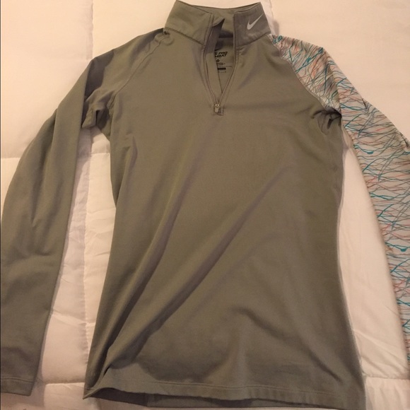 Nike pullover