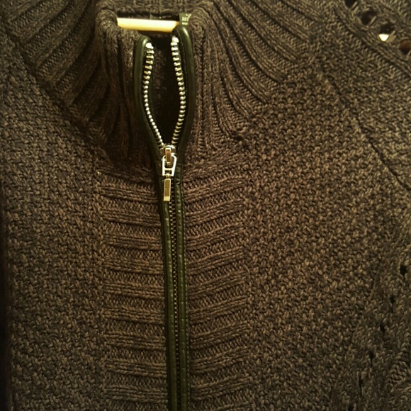 Ladies cape - Picture 2 of 3