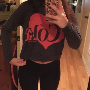 CROPPED VINTAGE COKA COLA TOP!! cropped sweatshirt