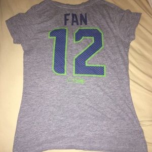 🍷Price Drop🍷Seahawks women's 12th fan V-neck tee