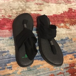 Yoga mat sandal.