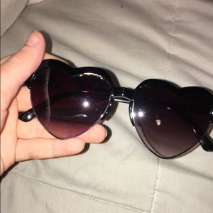 HEART SHAPED SUNGLASSES