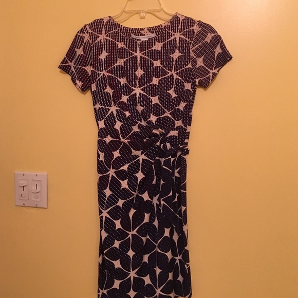 DVF Zoe Dress. Size 2. Like new! - Picture 3 of 4