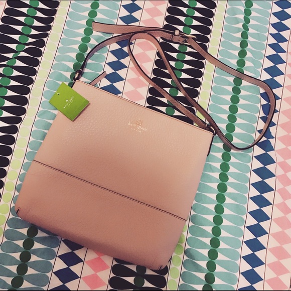 kate spade Handbags - SOLD ON MERC - Kate Spade crossbody bag