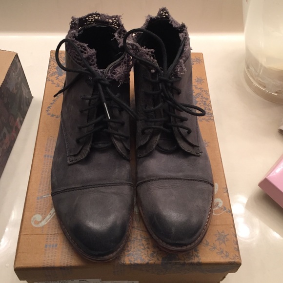 Free people Vaughn crochet bootie size 38 (8).