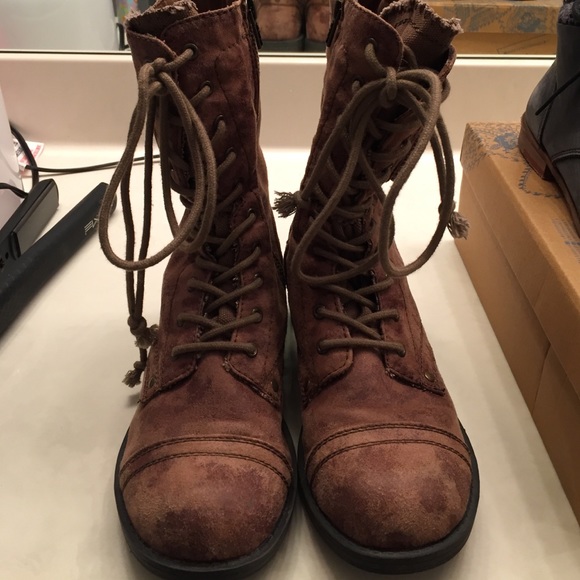 Roxy brown distressed combat boot size 8
