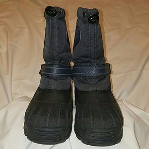 SNOW BOOTS