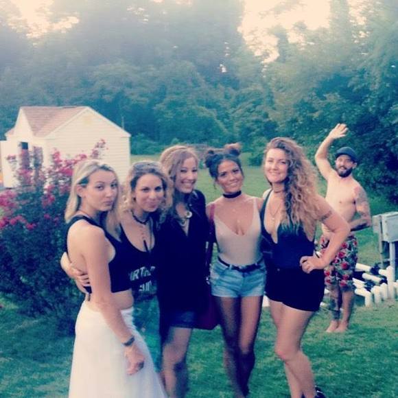 Meet your Posher, Caitlin