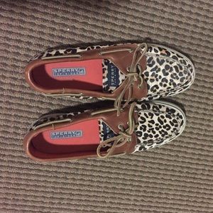 Leopard Sperry shoes