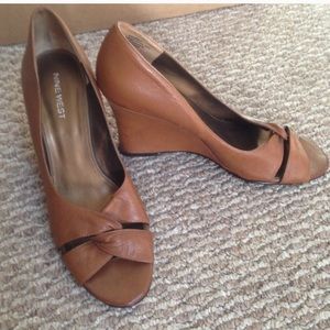 Re-poshing cute shoes!