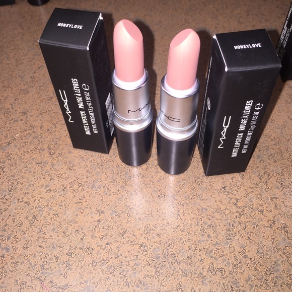 MAC Cosmetic Lipstick "Honey Love"