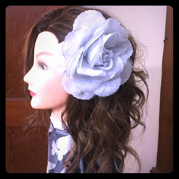 Oversized Flower Clip