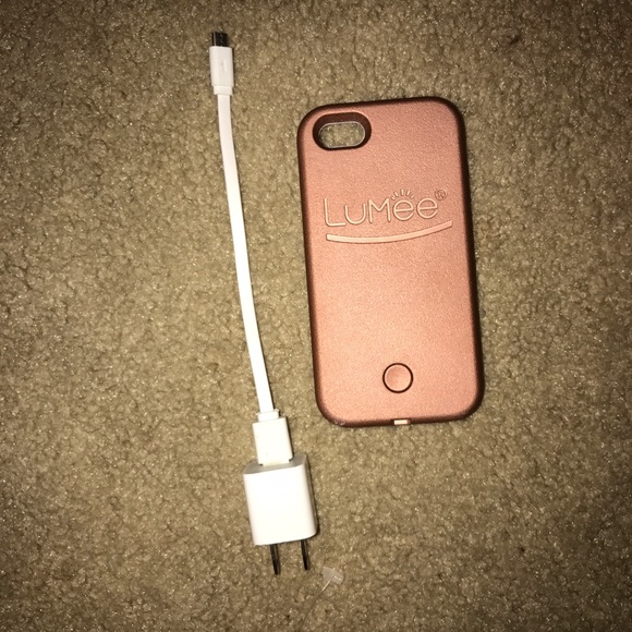 A iPhone 5/5s rose gold lumee case!
