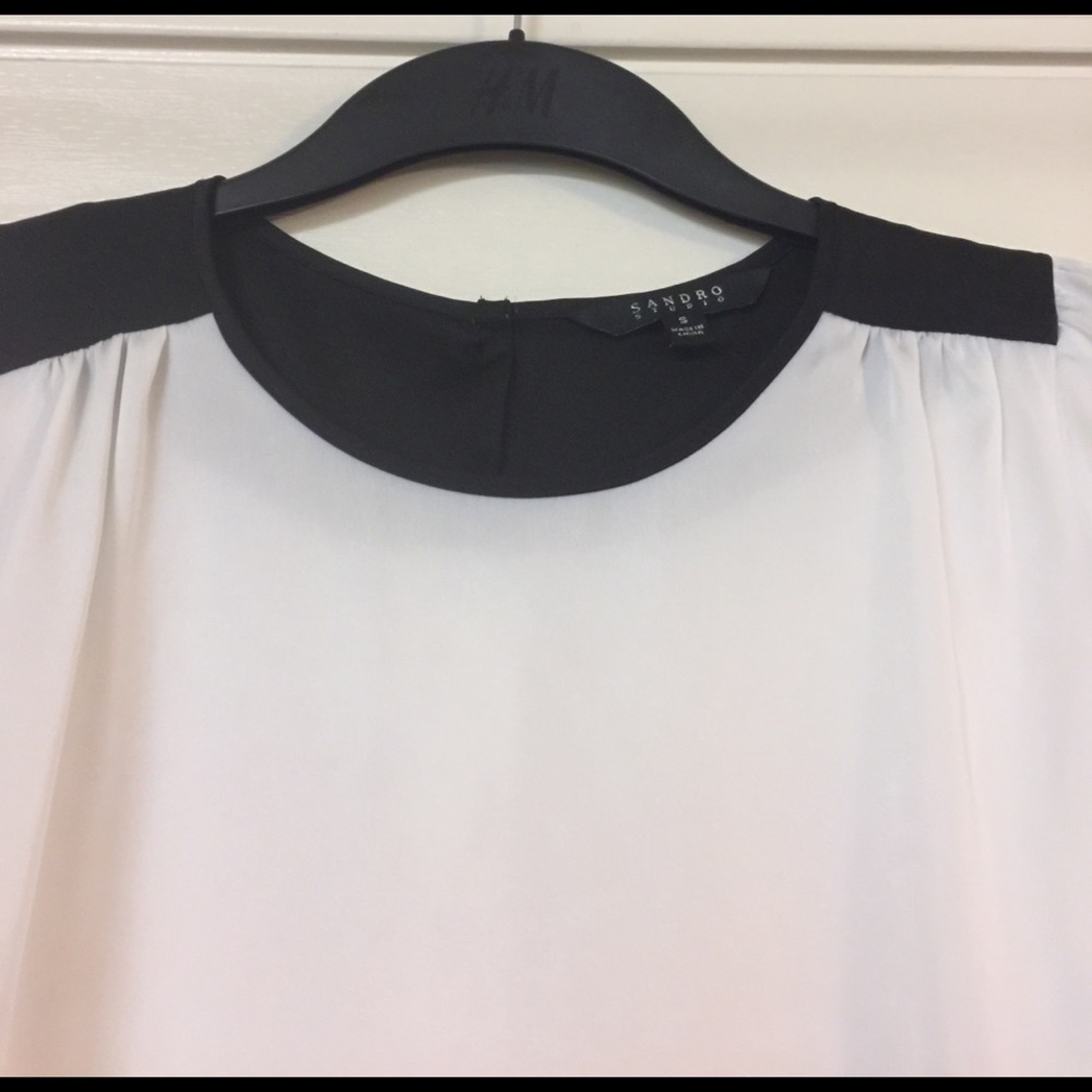 White blouse with black shoulders and cuffs. - Picture 4 of 5