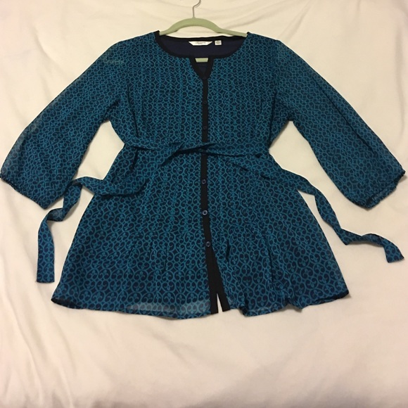 Liz Claiborne patterned top