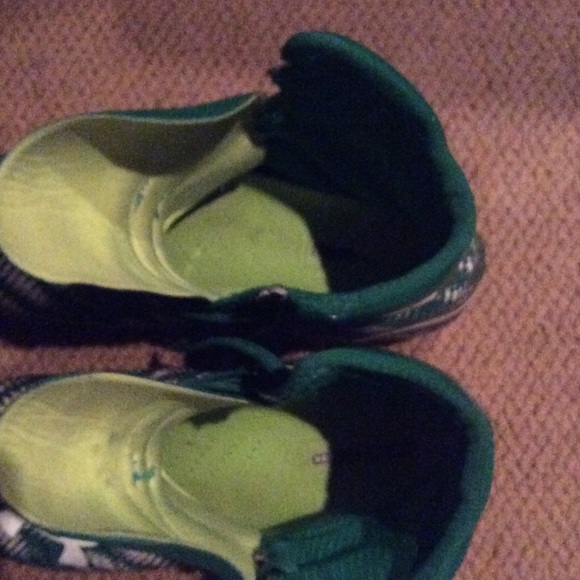 Green and white under armour football cleats - Picture 3 of 3