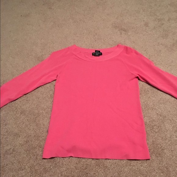 New, never worn light sweater New York & company