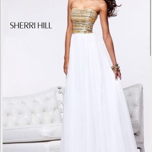 Beautiful Sherri Hill formal dress
