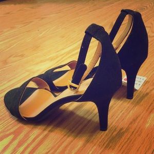 H&M strappy black heels - NWT