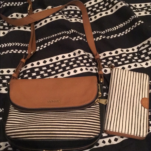 Fossil crossbody purse + matching fossil wallet