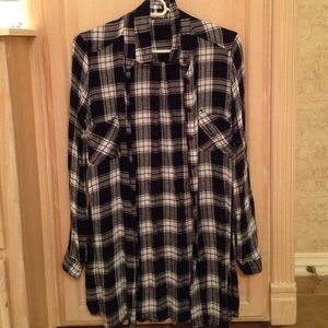 Plaid thigh length shirt