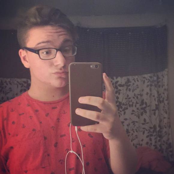 Meet your Posher, Devin - Picture 1 of 1