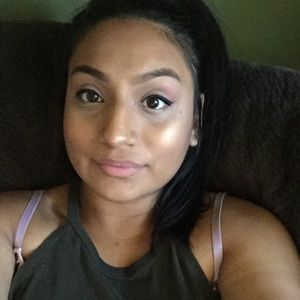 Meet your Posher, Amelia