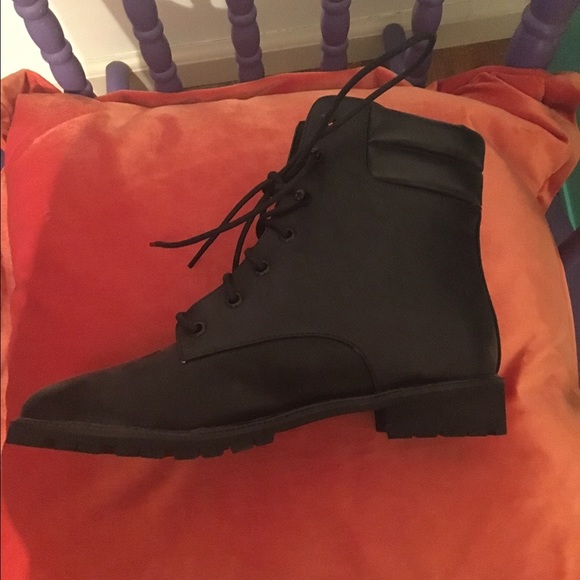 Urban Outfitters Hiker Boots - Picture 3 of 4