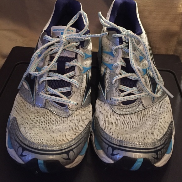 Mizuno Wave Creation 14