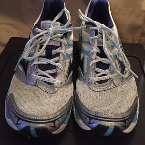 Mizuno Wave Creation 14