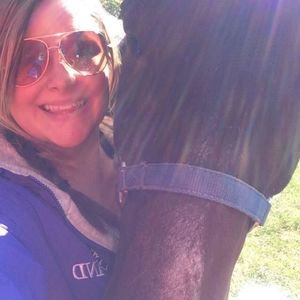 Meet your Posher, Brittani