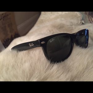Ray-ban classic black wayfarer sunglasses