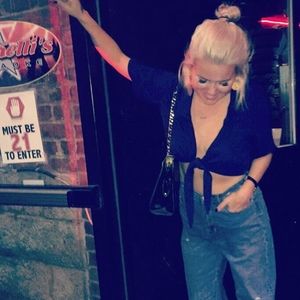 Meet your Posher, Currey