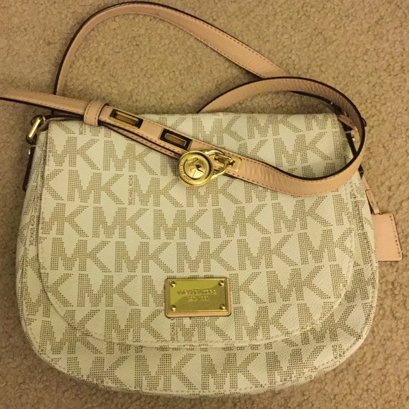 Michael Kors Handbags - Michael Kors Crossbody Purse
