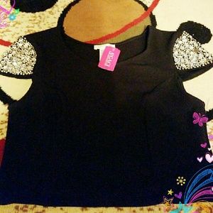 Brand new crop it said xl but can fit medium