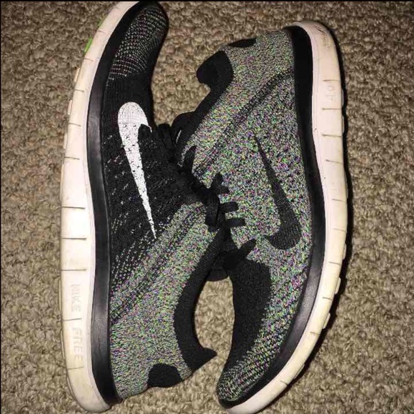 SOLD❤️Nike flyknit frees women's 8.5