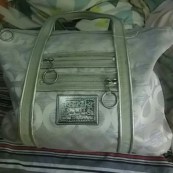 Authentic Coach Signature Tote - Picture 1 of 4