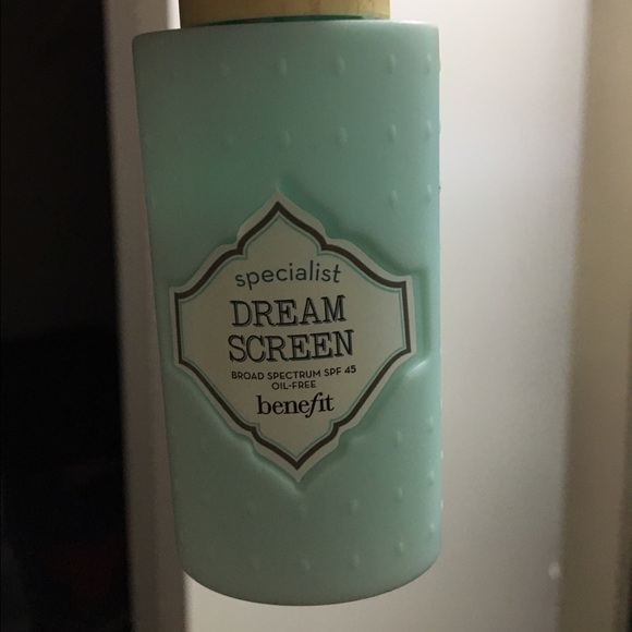 Benefit dream screen sunscreen SPF 45. - Picture 3 of 3